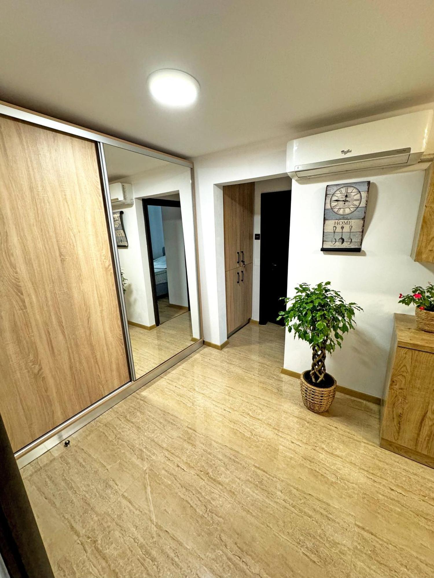Ultracentral Apartment Târgu Jiu Exterior photo